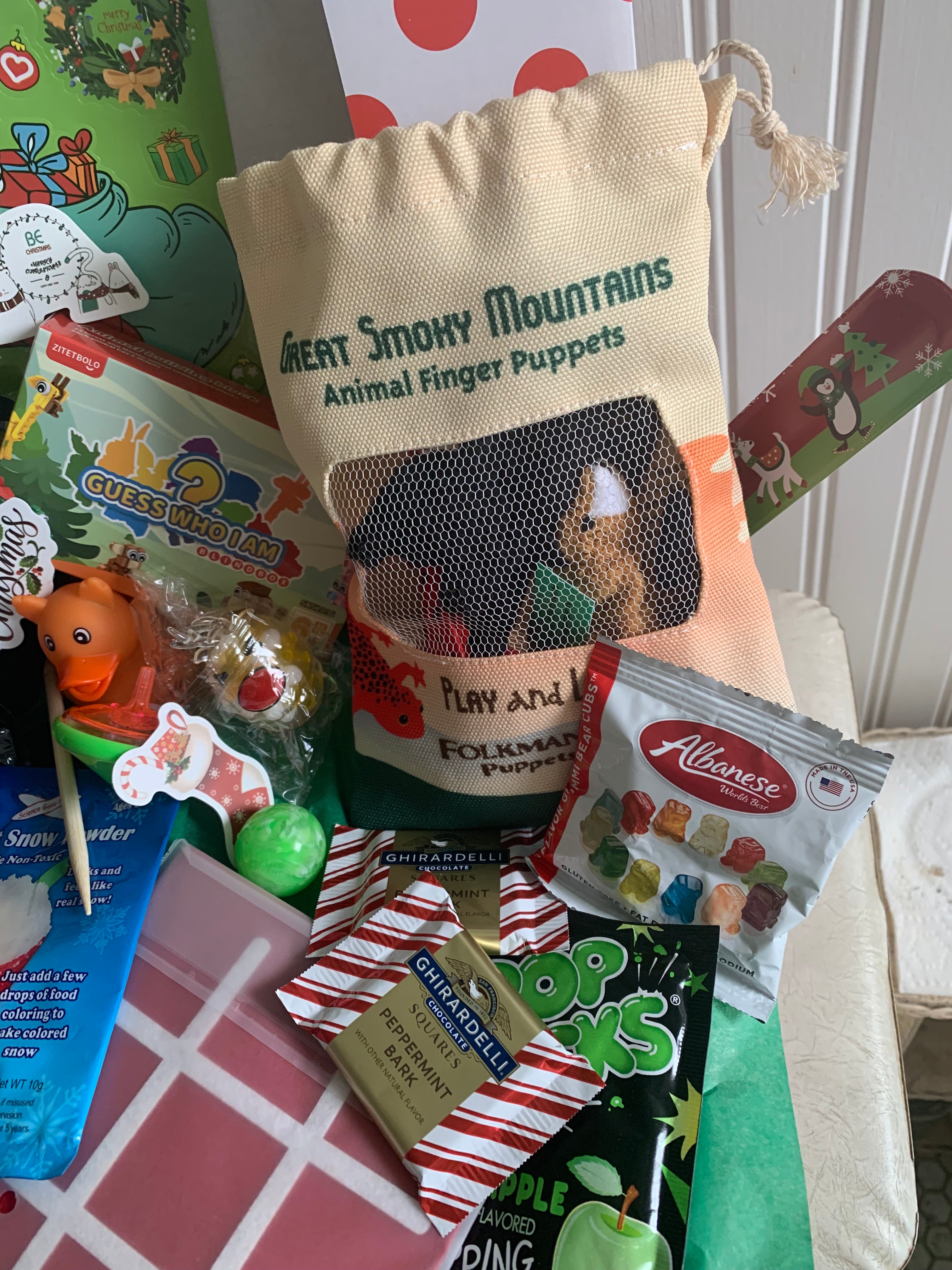 Curated Folkmanis® Puppet Gift Box | Great Smoky Mountain Set | Christmas Gift Box for Kids (Ages 3+): Holiday Surprise Set (Copy) (Copy)