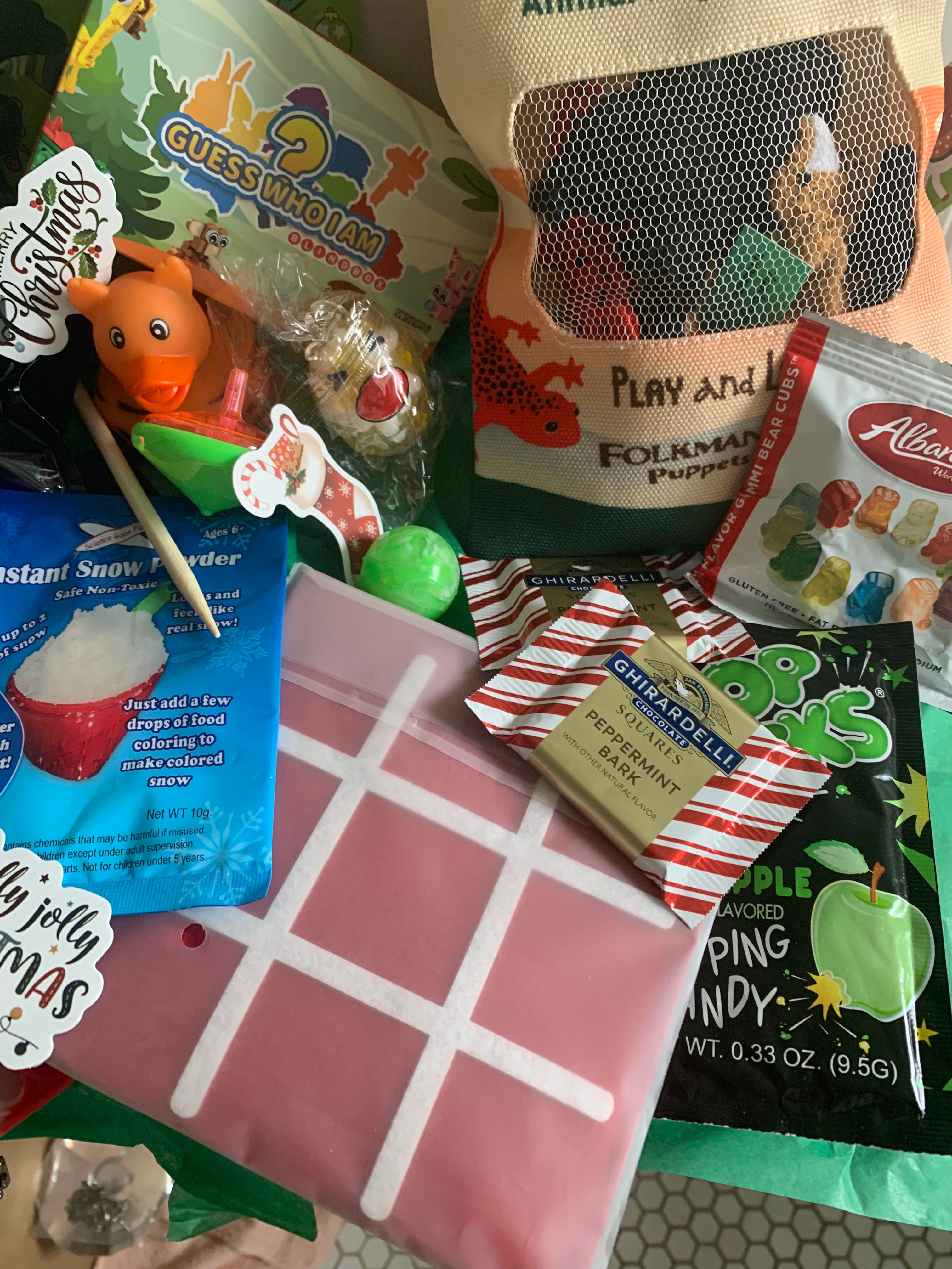 Curated Folkmanis® Puppet Gift Box | Great Smoky Mountain Set | Christmas Gift Box for Kids (Ages 3+): Holiday Surprise Set (Copy) (Copy)