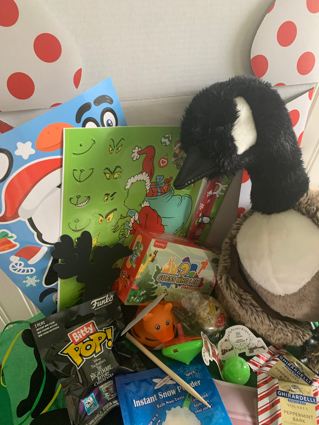 Curated Folkmanis® Puppet Gift Box | Canada Goose | Christmas Gift Box for Kids (Ages 3+): Holiday Surprise Set (Copy)