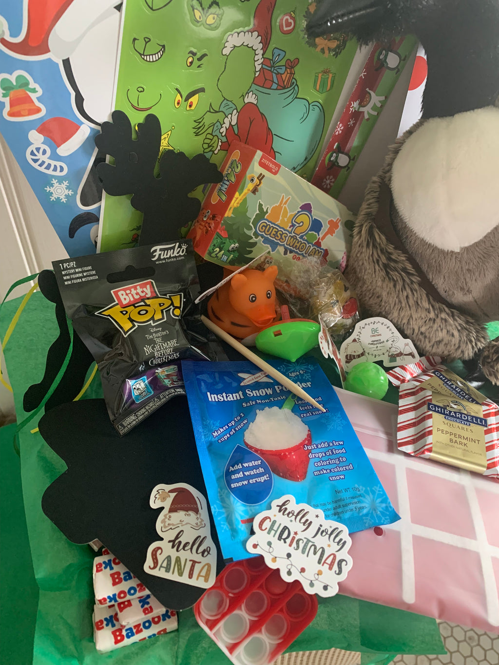 Curated Folkmanis® Puppet Gift Box | Canada Goose | Christmas Gift Box for Kids (Ages 3+): Holiday Surprise Set (Copy)