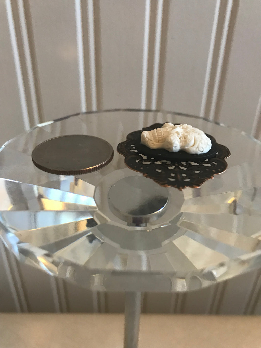 Magnet | Cameo Filigree | Sugar Skull - White